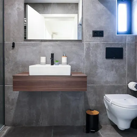 Avelino Carolino Ll Com Roteiro Incluido シャレー シャヴェス